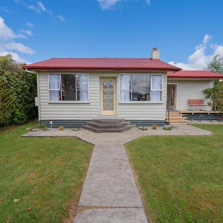 Rustlein Cottage - Te Anau Holiday Home Eksteriør billede